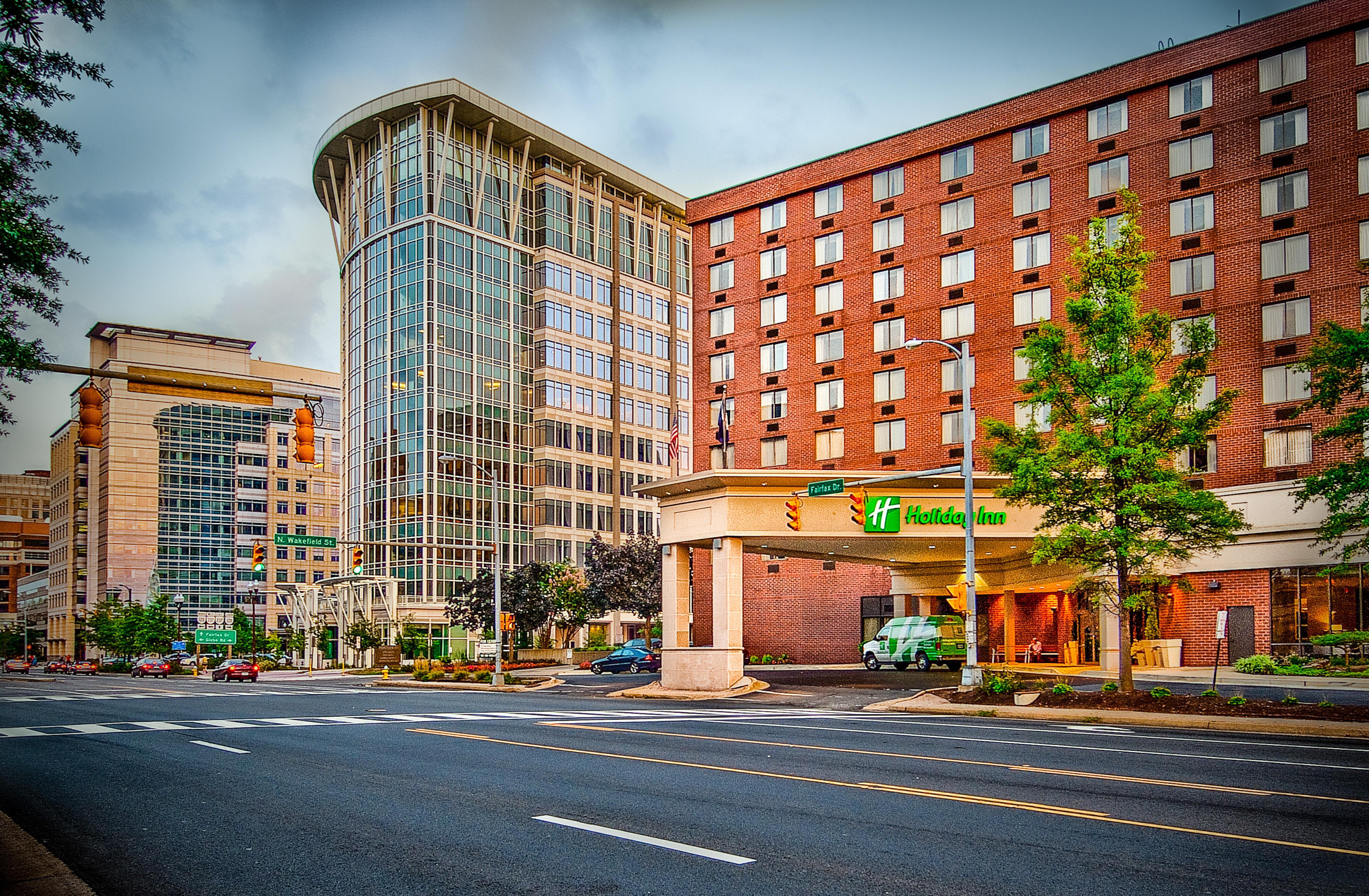 Holiday Inn Arlington At Ballston By Ihg Exterior photo
