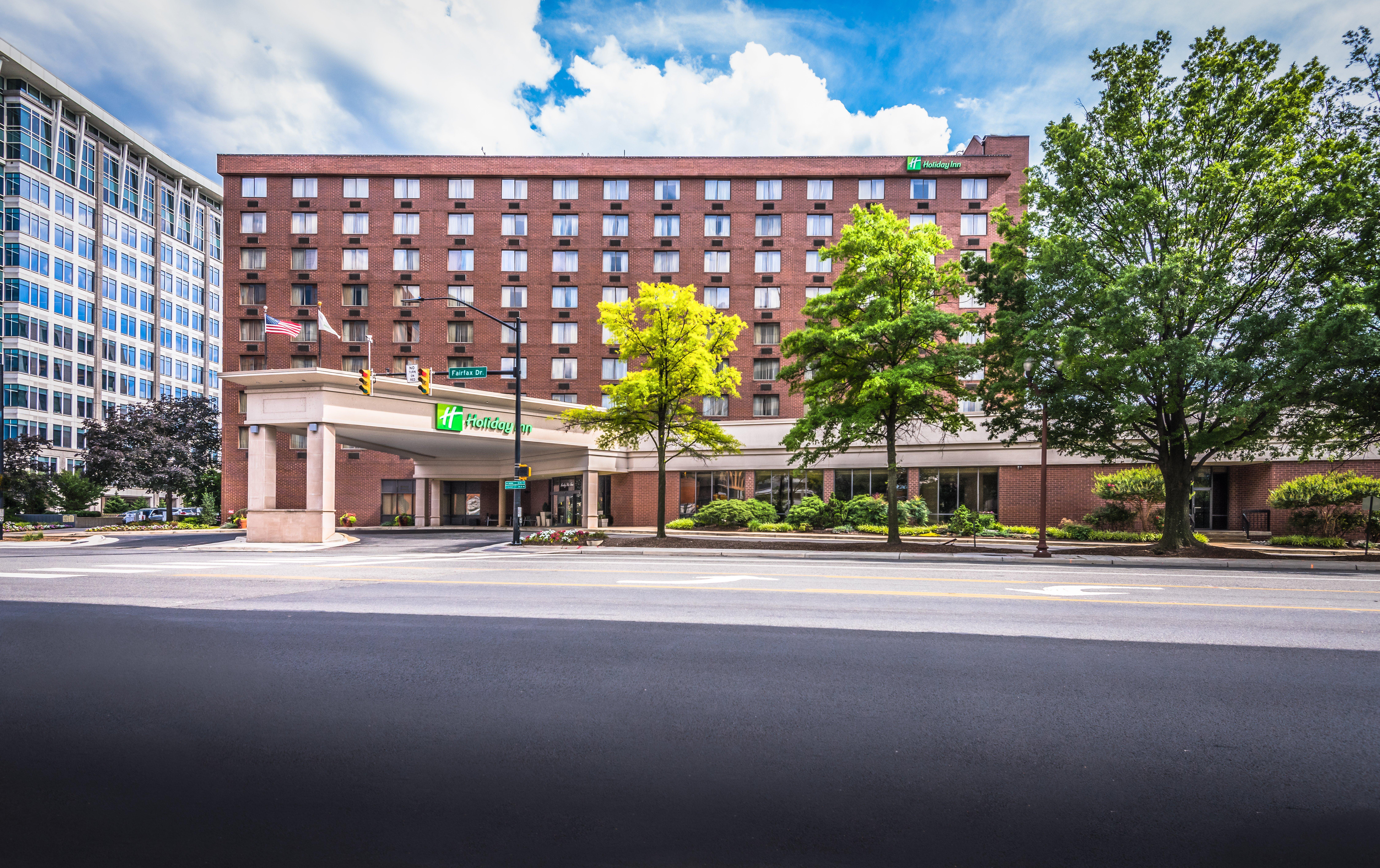 Holiday Inn Arlington At Ballston By Ihg Exterior photo