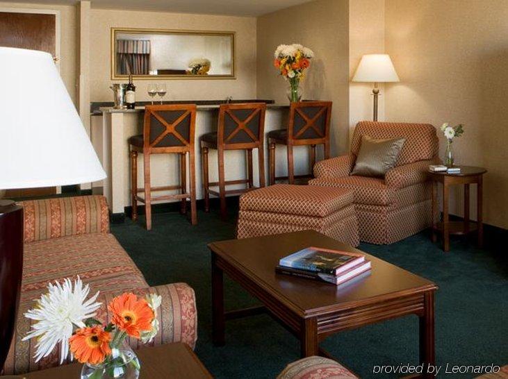 Holiday Inn Arlington At Ballston By Ihg Room photo