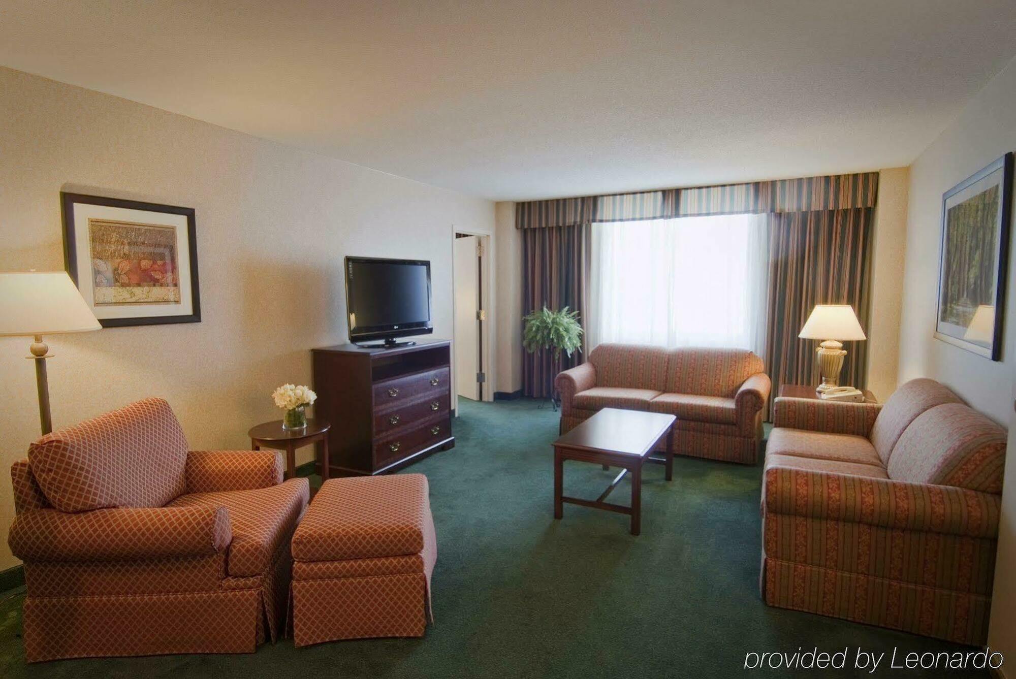 Holiday Inn Arlington At Ballston By Ihg Room photo